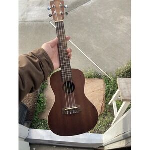 Hawaii Lanikai LU-21 Ukulele Great Condition  (Without Bag)